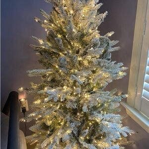 BRAND NEW Bethlehem Lights 5' Micro LED Flocked Christmas Tree w/ Storage Bag